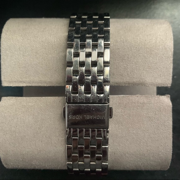 Michale Kors Darci silver tone watch(Women’s)